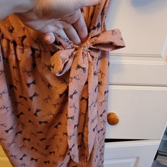 Peppermint Dusty Rose Bow Print Mini Wrap Dress - Picture 5 of 6